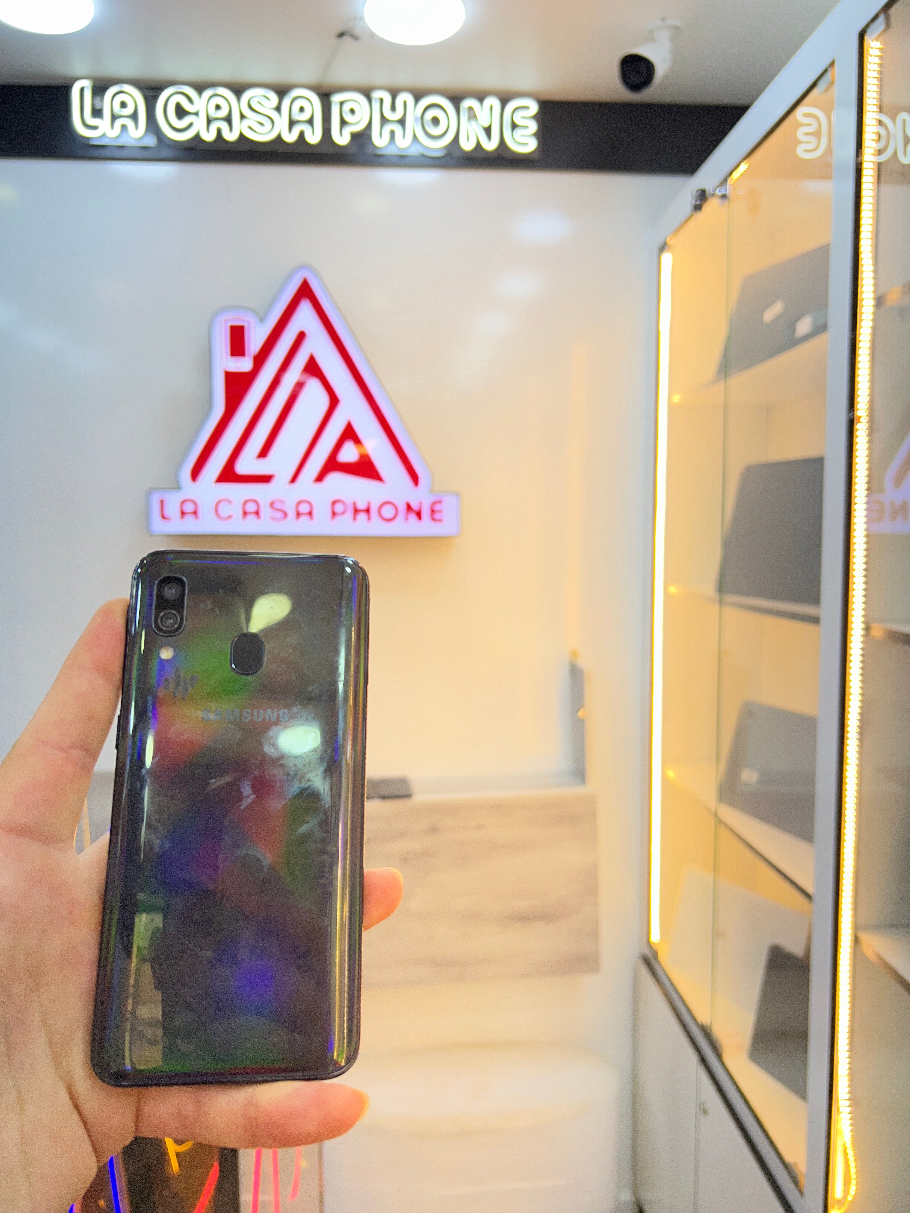 SAMSUNG GALAXY A40