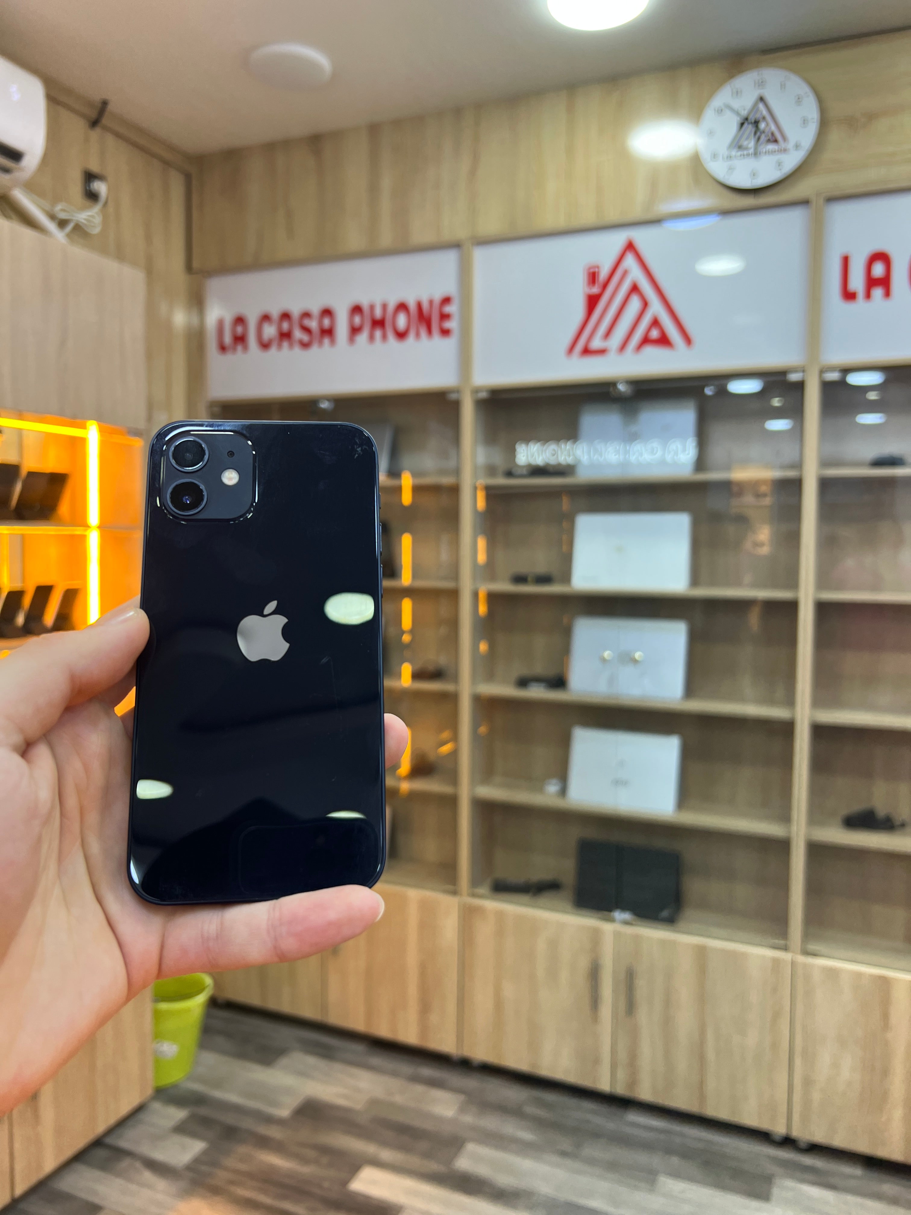 IPHONE 12
