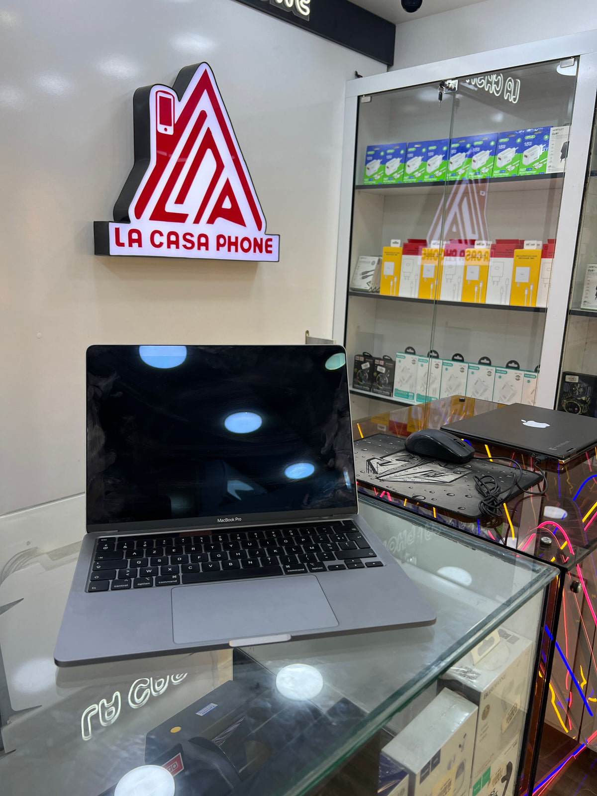 MACKBOOK PRO 2020